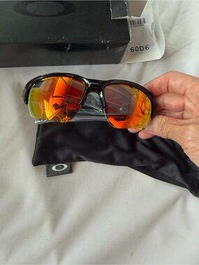 Oakley Men's Sunglasses Black Frame with Mirrored Lenses